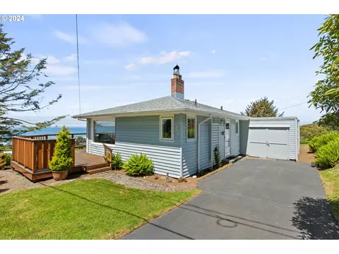 5250 Grandview St, Neskowin, OR 97149