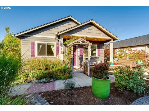 3019 Hummingbird Ln, Eugene, OR 97405