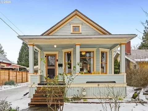1204 SE Bidwell St, Portland, OR 97202