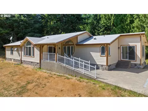 95244 Upper Sun Ln, Coos Bay, OR 97420