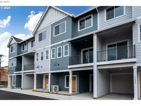 12082 SE Harold St #8, Portland, OR 97266