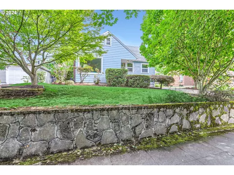 2645 SE Grant St, Portland, OR 97214