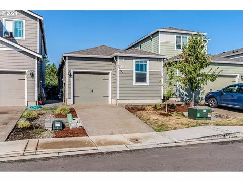 260 Forest Ln, Molalla, OR 97038