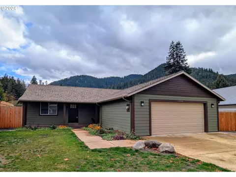 48394 Roaring Rapids Way, Oakridge, OR 97463