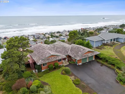 6421 NE Port Dr, Lincoln City, OR 97367