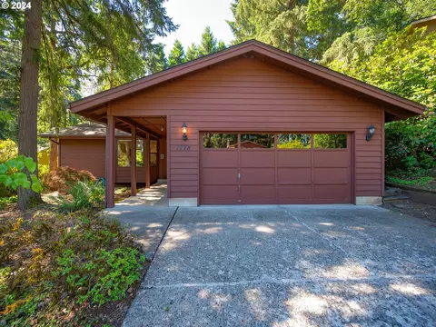 1778 W 27th Pl, Eugene, OR 97405