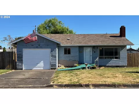 965 Cherry St, Harrisburg, OR 97446