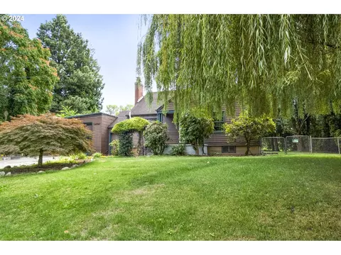 5920 NE Bryant St, Portland, OR 97218