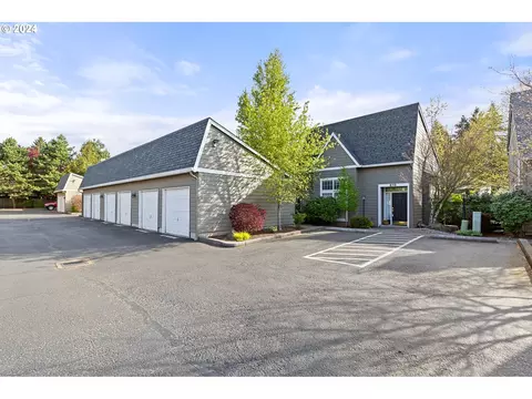 9008 NE 54th St #E15, Vancouver, WA 98662