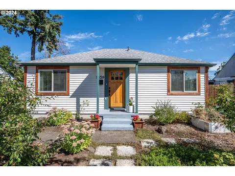1039 4th St, Springfield, OR 97477