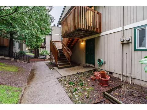 1414 NE 72nd St #2, Vancouver, WA 98665