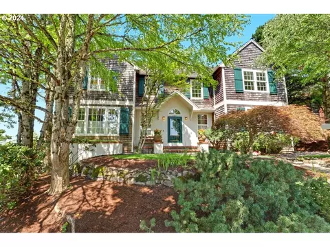 2427 NW Pinnacle Dr, Portland, OR 97229