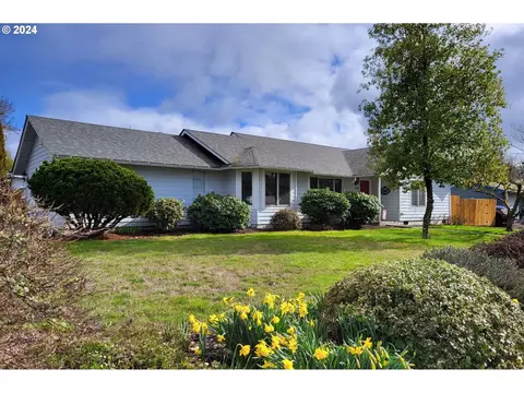 389 NElm St, Sheridan, OR 97378