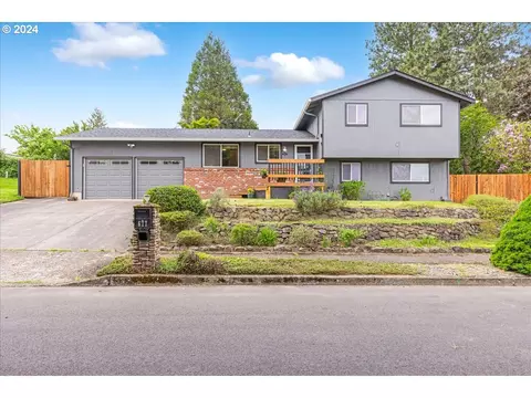 677 SE Paloma Ave, Gresham, OR 97080