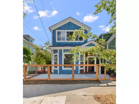 3322 S Corbett Ave, Portland, OR 97239