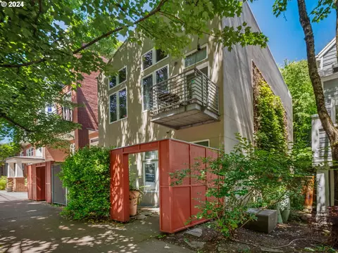 2533 NW Thurman St, Portland, OR 97210