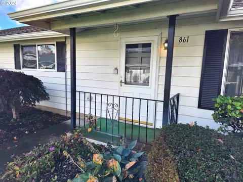 861 NE Fleming Ave #B11, Gresham, OR 97030