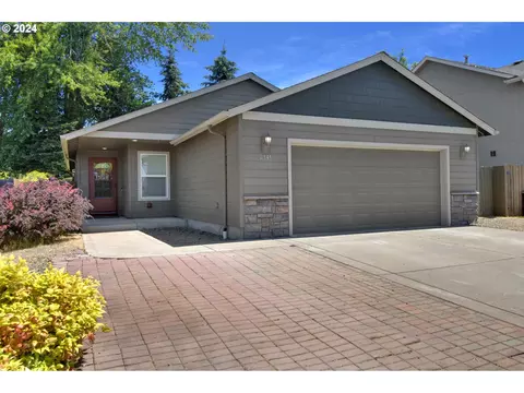 2141 Smithoak St, Eugene, OR 97404