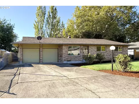 202 SE 13th St, Troutdale, OR 97060