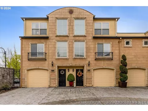 8345 SW Seneca St, Tualatin, OR 97062