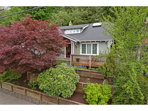 5803 S Corbett Ave, Portland, OR 97239