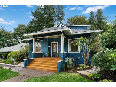 2548 SW Saint Helens Ct, Portland, OR 97201