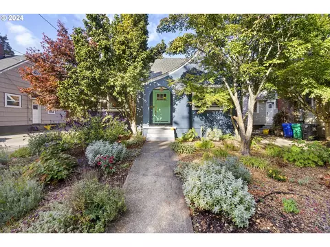 4741 NE Couch St, Portland, OR 97213
