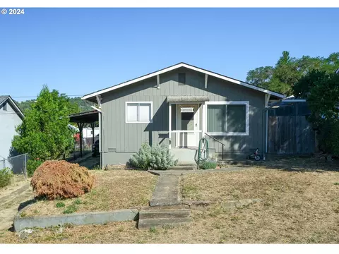 1732 SEddy St, Roseburg, OR 97470