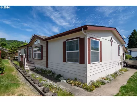 144 Trout Loop, Roseburg, OR 97471