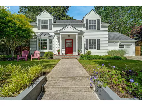 8345 SW 11th Ave, Portland, OR 97219