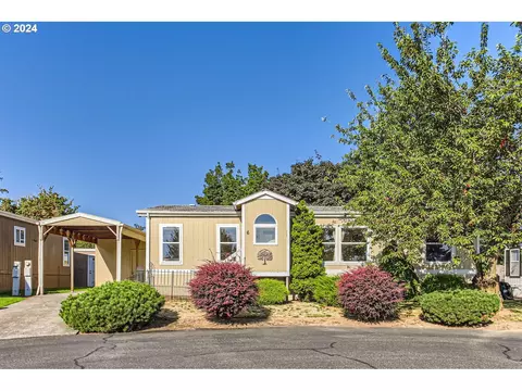 18345 NE Glisan St #6, Portland, OR 97230