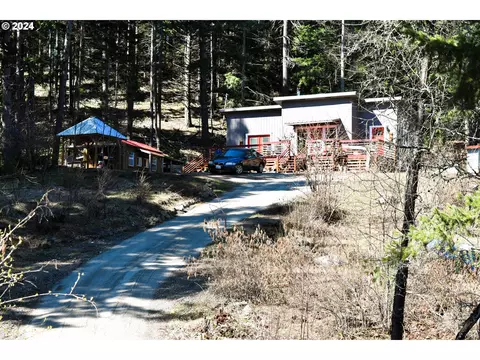 585 Canyon Rd, Lyle, WA 98635