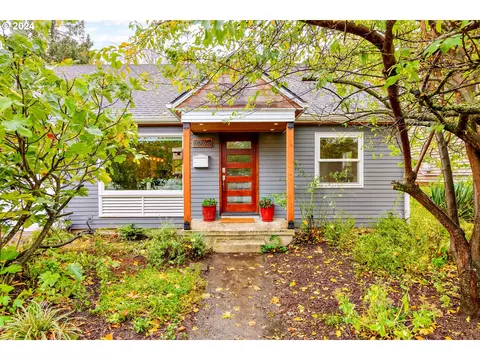 8260 NE Pacific St, Portland, OR 97220