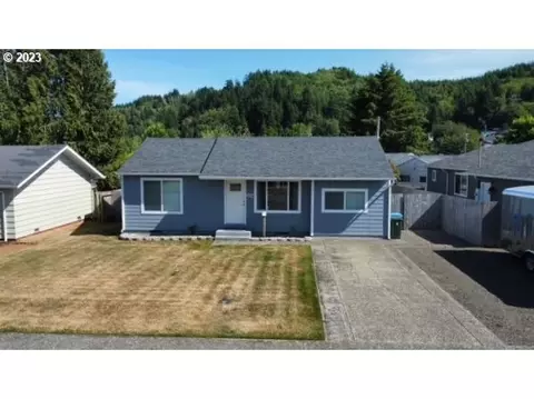 2654 Highlands Dr, Reedsport, OR 97467