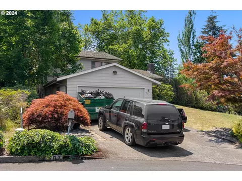 507 SW Eastman Ct, Gresham, OR 97080