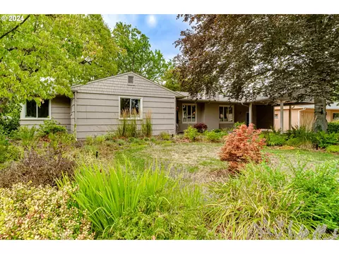 320 Palomino Dr, Eugene, OR 97401