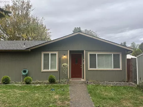 13443 Crater Lake Ct, Aurora, OR 97002