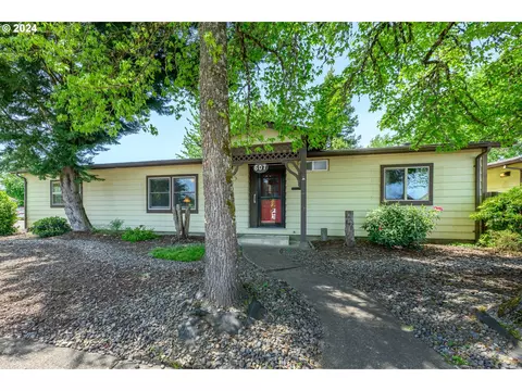607 NW Donahoo St, Mcminnville, OR 97128