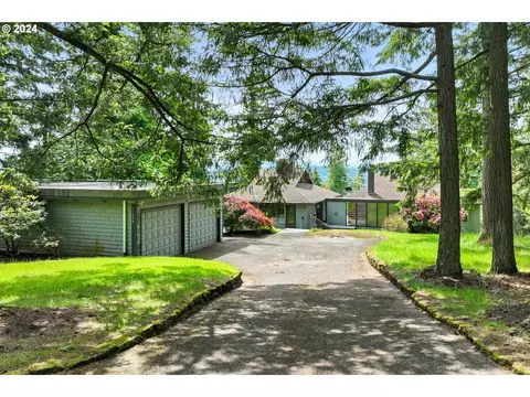 11556 SE Hilltop Ct, Happy Valley, OR 97086