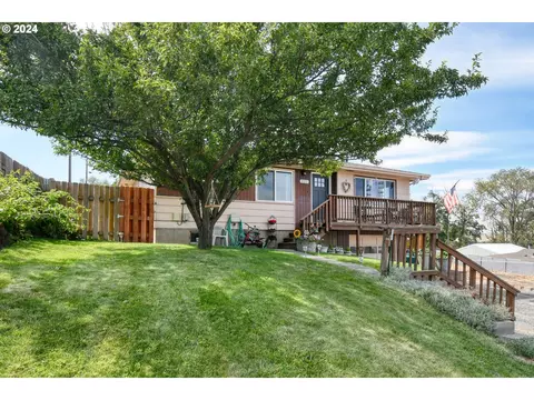 831 SW 7th St, Pendleton, OR 97801