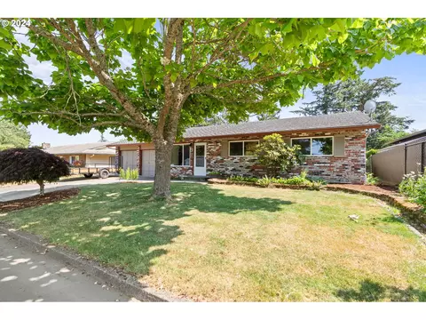 308 SE 13th St, Troutdale, OR 97060