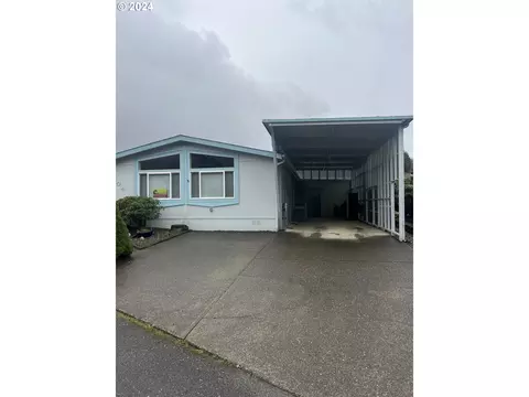 100 River Bend Rd #104, Reedsport, OR 97467