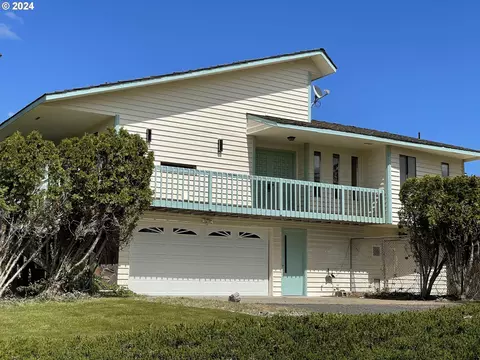 33890 River View Dr, Hermiston, OR 97838