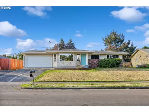 14044 NE Russell St, Portland, OR 97230