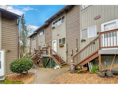 5244 SW 42nd Ave, Portland, OR 97221