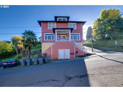811 Franklin Ave, Astoria, OR 97103