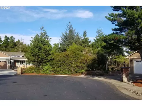 Shoreline Dr, Florence, OR 97439