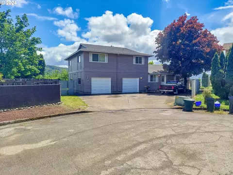 118 NW Christie Ct, Roseburg, OR 97471