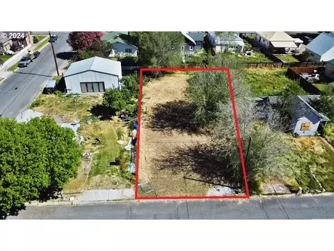 1228 Place St, Baker City, OR 97814