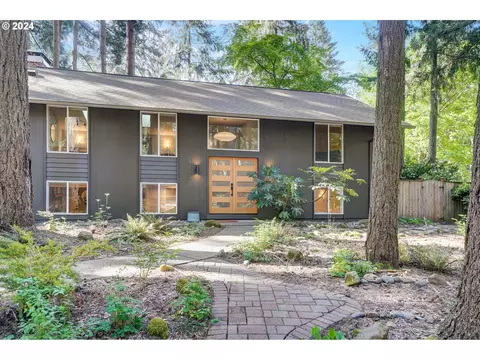 4890 Indian Creek Ct, Lake Oswego, OR 97035